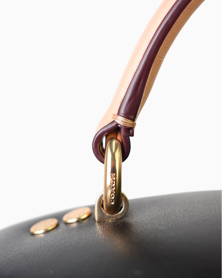 Bolsa Coach x Selena Gomez Selena Trail Branca e Preta